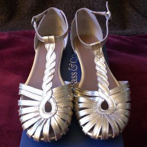 Adorable Gold Sandals